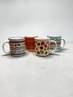 Galerie-“Hershey’s”Chocolate Bars/Logos &Reese’s Cups/Eggs Design-Collector Mugs